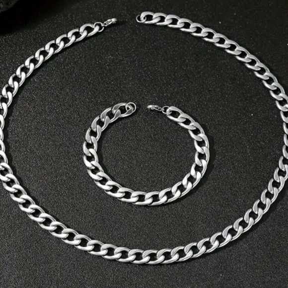 Men's Silver Chain Necklace and Bracelet Set Stainless Steel With Silver Plate. - Picture 2 of 4